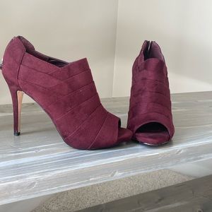 Saks Fifth Avenue, Burgundy peep-toe heels, Women’s size 7